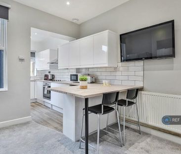 1 bedroom in a house share to rent - Photo 6