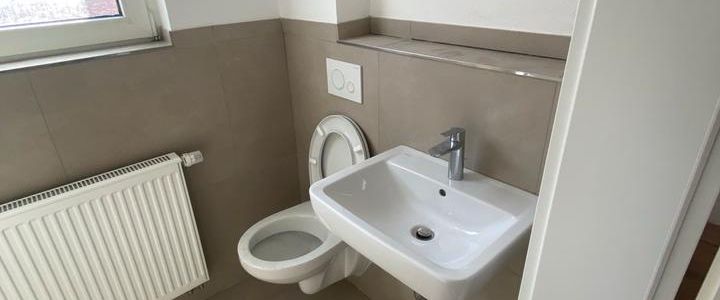 5 Zimmer Wohnung mit einer Werkstatt/Lagerhalle - Foto 1