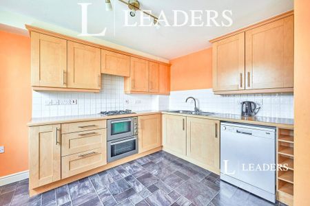 1 bedroom in a house share to rent - Photo 4