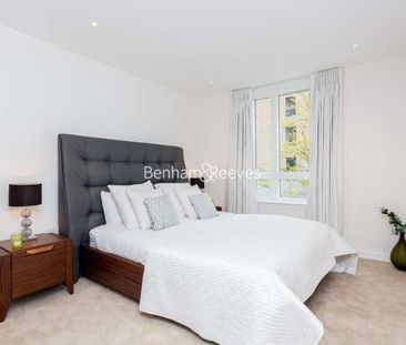 Kew Bridge West, Brentford, TW8 - Photo 1