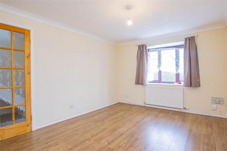 4 bed House - Detached To Let - Photo 5