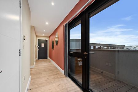 2 bedroom flat to rent - Photo 2