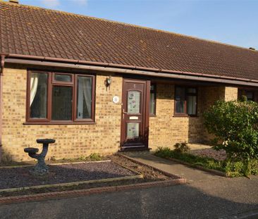 2 bedroom semi-detached bungalow to rent - Photo 3