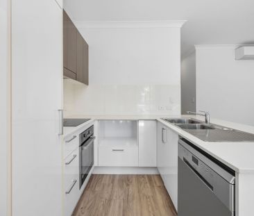 Exceptional Dual-Living Townhouse in Prime North Ward Location! - Photo 6