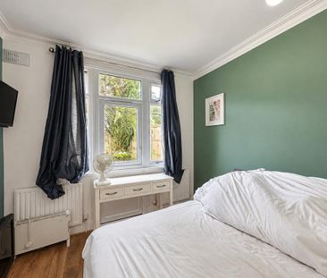 1 bedroom in a house share to rent - Photo 3