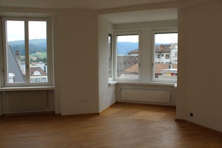 Rent a 3 ½ rooms apartment in Delémont - Photo 3