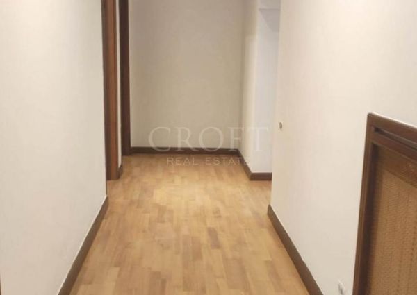 Monteverde Vecchio: Modern 2 bedroom, 2 bath, large living room, separate kitchen. Bright, silent, parquet floors, situated in lovely period building, excellent area, near park. Ref. 2364.