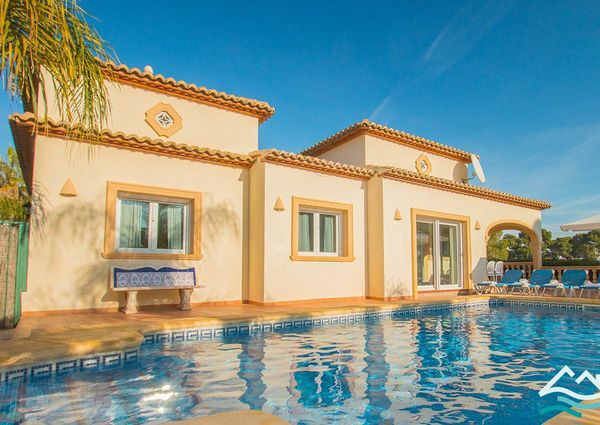 VILLA FOR RENT ALL YEAR ROUND WITH PRIVATE POOL IN MORAIRA