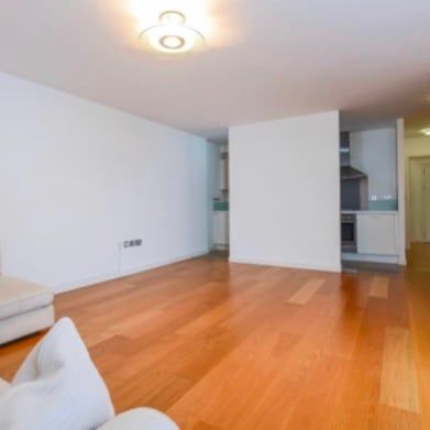 2 Bed Flat, Union Park, SE10 - Photo 1