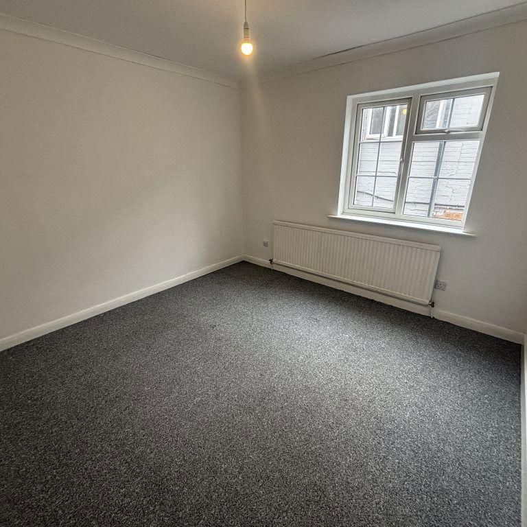 2 bedroom house to rent - Photo 1