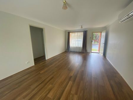 2 Bedroom duplex with garage! - Photo 4