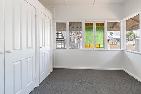 1 & 2/5 Eighth Avenue, South Townsville QLD 4810 - Apartment For Rent | Domain - Photo 4