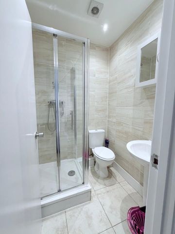 1 Bed Flat, High St, NW10 - Photo 5