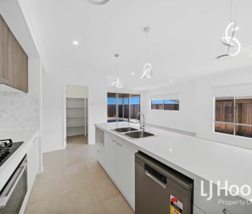 Exemplary Coral Built Family Home - 3 x Living Zones - Ducted AC - ... - Photo 5