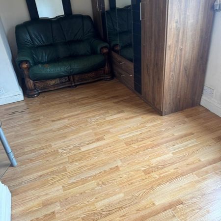Room in a Shared House, Carmelite Road, HA3 - Photo 4