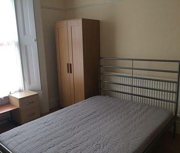 5 bedroom terraced house to rent - Photo 3