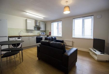 3 bedroom flat to rent - Photo 2