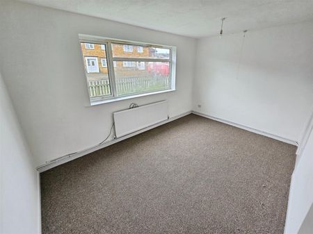 2 Bedroom Apartment to Rent in Hillary Road, Rushden, Northants, NN10 - Photo 4