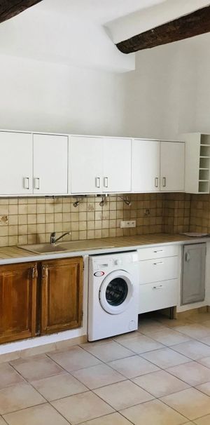 Location Appartement 1 pièce 24m² EGUILLES 13510 - Photo 2