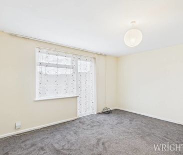 2 bedroom Flat - Deanscroft, Knebworth - Photo 2