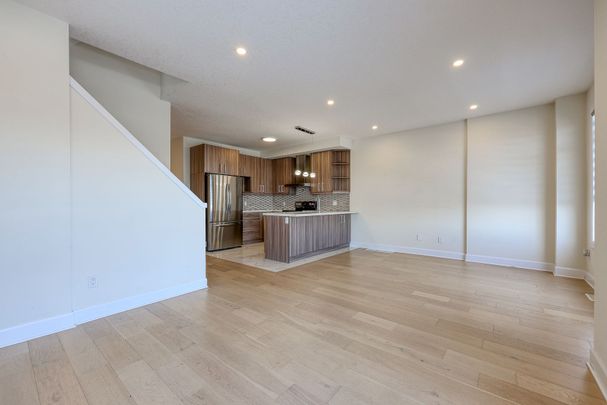 For Lease - 2612 Sheffield Boulevard Unit# 5, London South, Ontario - Photo 1