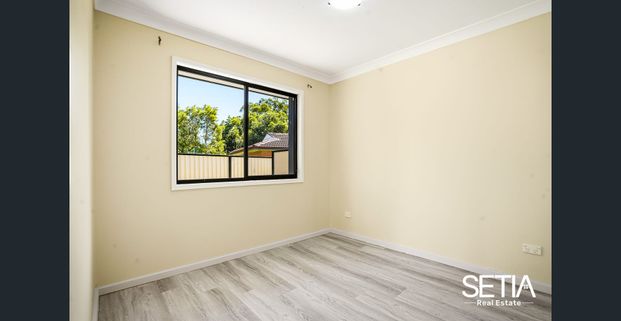 Modern 3 bedrooms granny flat with 2 bath (Water Included) - Photo 1