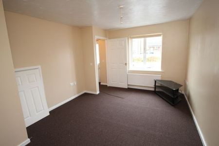 3 Bedroom - Photo 2
