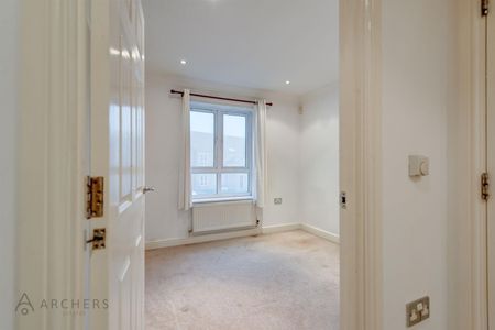 Northfield Court, Sheffield, Sheffield - Photo 5