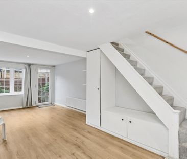 Characterful Victorian cottage in a secluded lane, steps from Weybr... - Photo 1