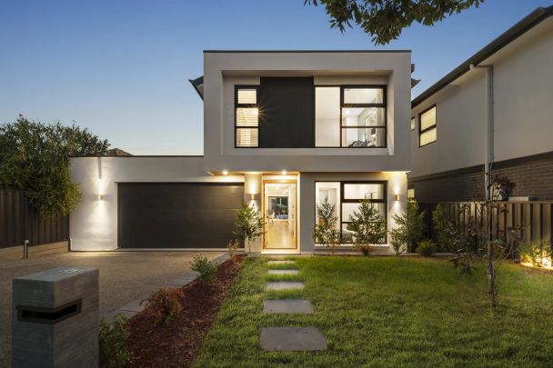 Luxurious Liveability With Broad Street Appeal - Photo 1