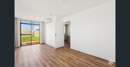 Renovated Booragoon Villa with Private Access & Extra Parking - Photo 4