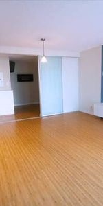 Charming 1 Bedroom Condo in the Heart of Gastown - Photo 3