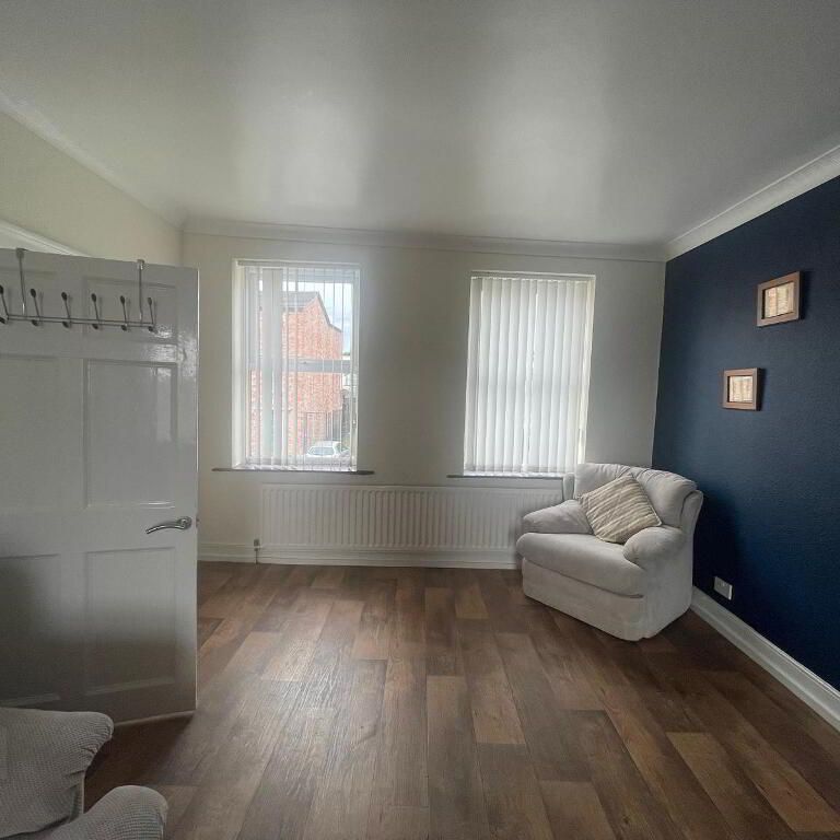 14 Seymour Street, Lisburn, BT27 4XF - Photo 1