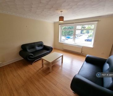 3 bedroom flat to rent - Photo 1