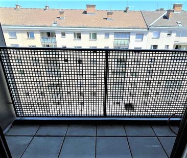 DACHGESCHOSS, INNSTRASSE, 42 m2 Neubau mit 2 m2 Balkon, 2 Zimmer, K... - Photo 1