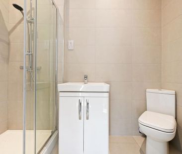 4 bedroom terraced house to rent - Photo 5