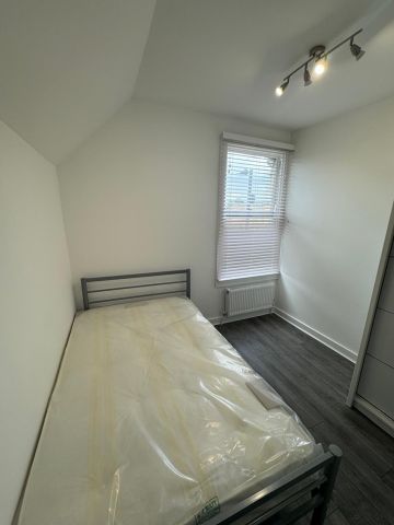 4 Bed Flat, West Green Road, N15 - Photo 3