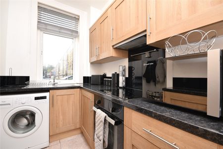 10, South Street, Morley, Leeds, West Yorkshire, LS27 8AT - Photo 2