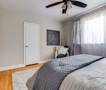 For Lease - 349 Horsham Avenue, Toronto, Ontario - Photo 6