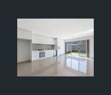 14 Cascades Way, Wantirna South, Vic 3152 - Photo 1