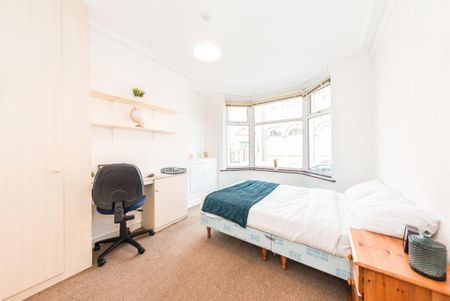 5 bedroom terraced house to rent - Photo 4