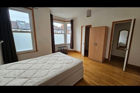 Room in a Shared House, London, N22 - Photo 5