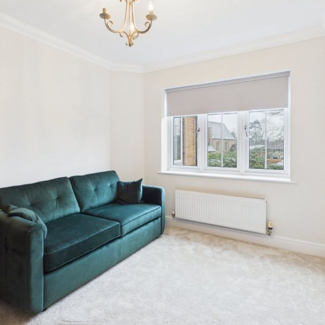 Oval Way, Gerrards Cross, Buckinghamshire,SL9 - Photo 1