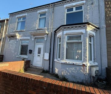 3 bedroom flat to rent - Photo 4