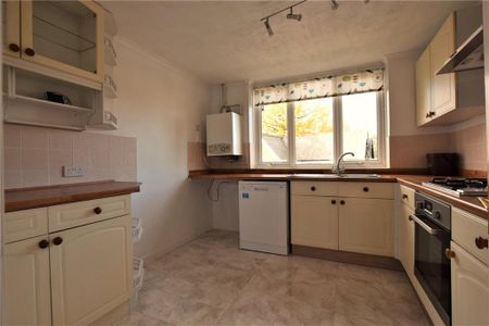 2 bedroom maisonette to rent - Photo 4