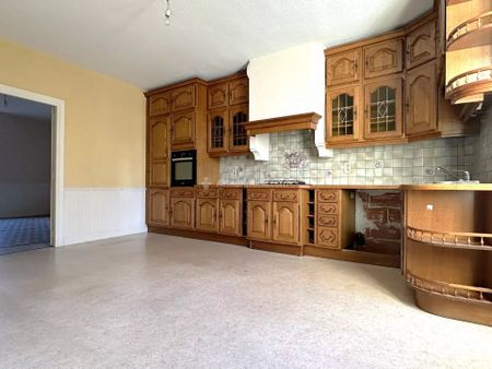 Location Maison de ville 4 pièces 129 m2 à Saint-Juéry - Photo 4