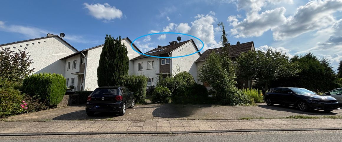 Gepflegte 2-Zi.-Dachgeschosswohnung mit Loggia! - Photo 1