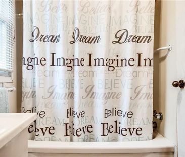 For Lease - 16 Victoria Avenue, Hamilton, Ontario - Photo 1