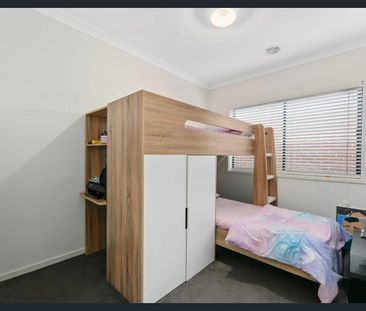 Modern Family Home in Prime Point Cook Location - Photo 6