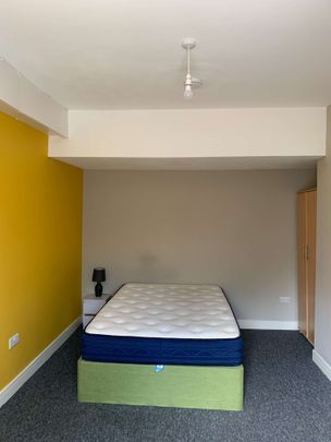 Accommodating House Share in Brighton and Hove Room 5 - Photo 1